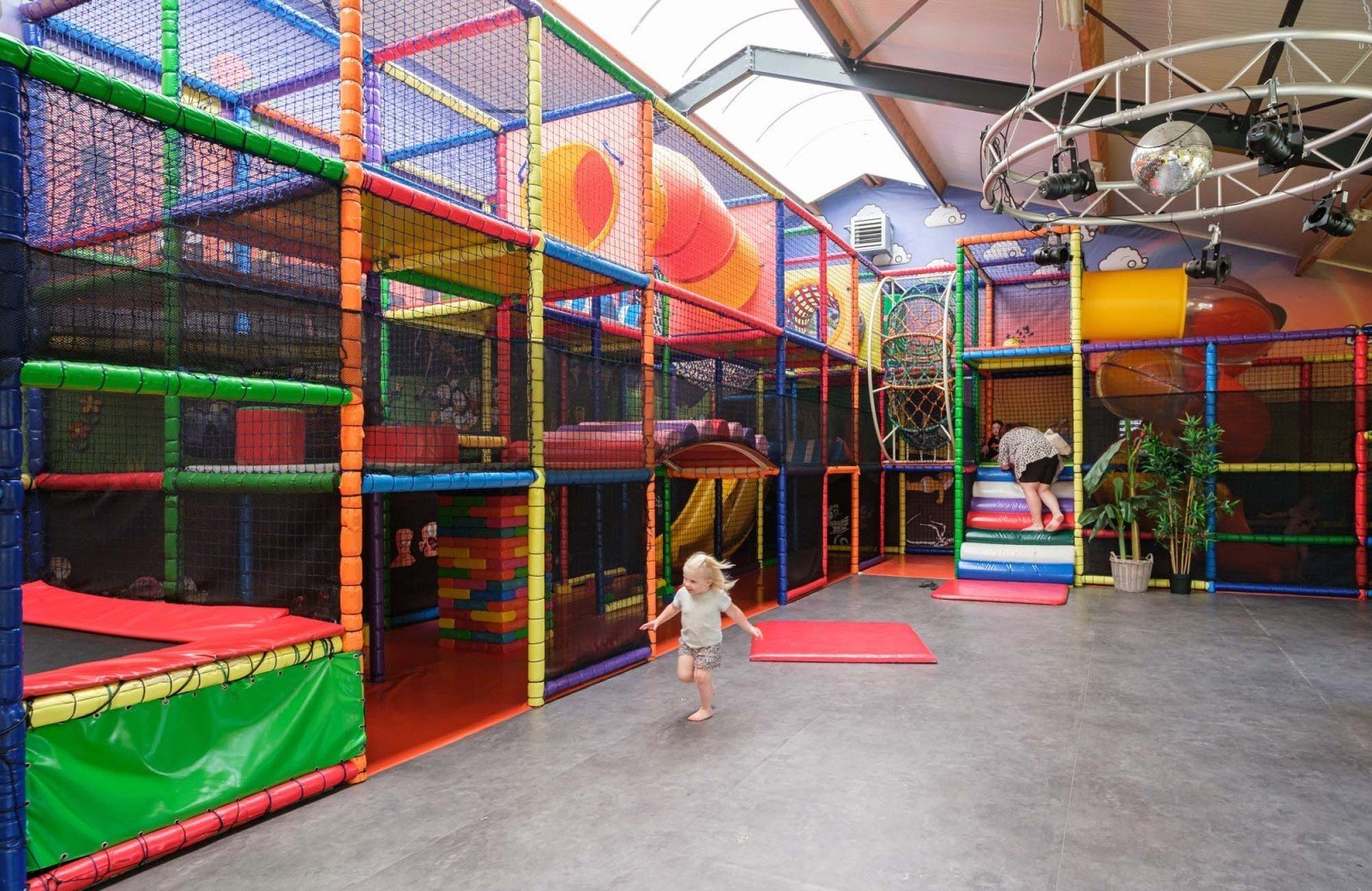 Indoor speeltuin 4 68efb4846843f