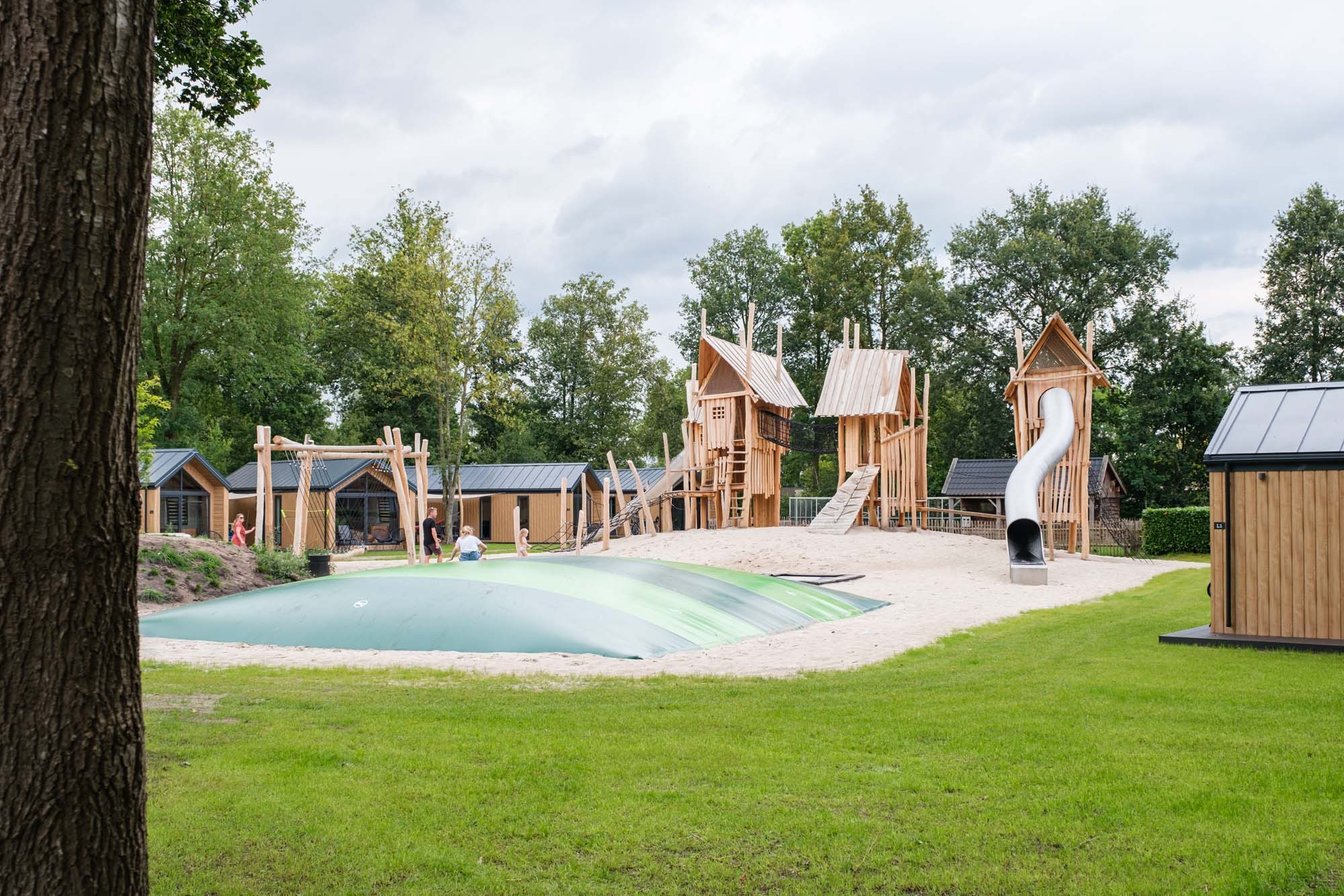 Neuer Mega-Spielplatz und neue Lofts!